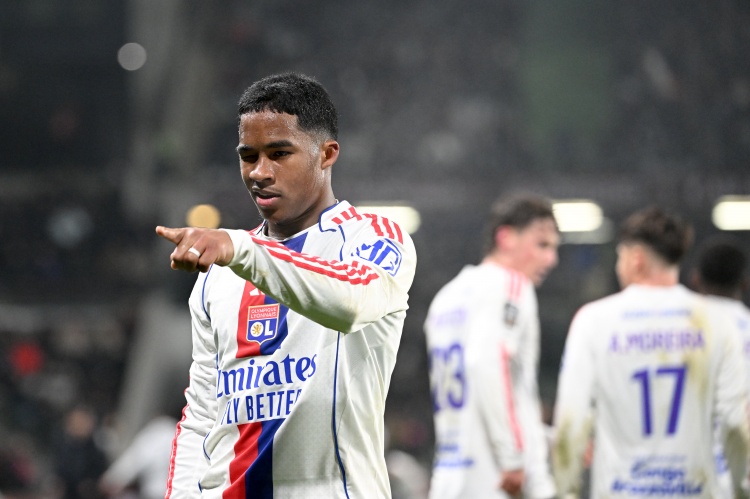 打进处子球并实现双响，杜埃成2017年勒马尔后法国队首人