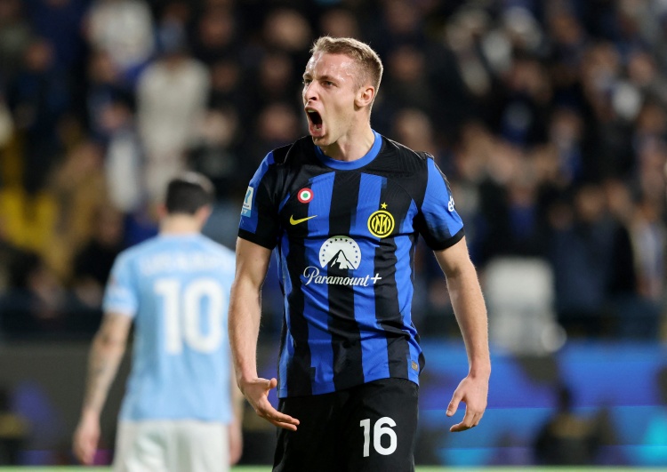 红魔门神！23岁拉门斯为比利时出战扑出必进球，曼联2100万欧引进