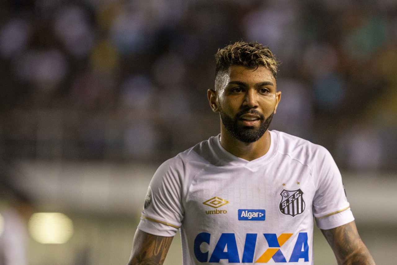 红魔门神！23岁拉门斯为比利时出战扑出必进球，曼联2100万欧引进